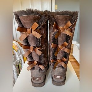 UGG BAILEY BOW II WOMENS BOOTS S/N 1007308 SUEDE